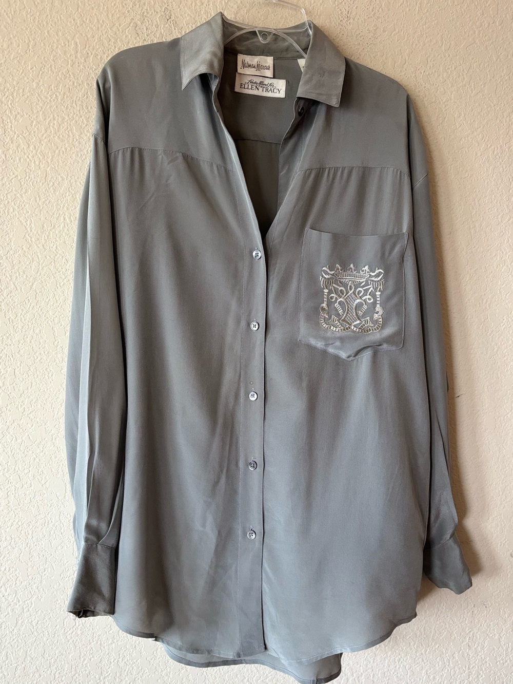 Ellen Tracy Gray 100% Silk Embellished Pocket Long Sleeve Button Down Blouse 6
